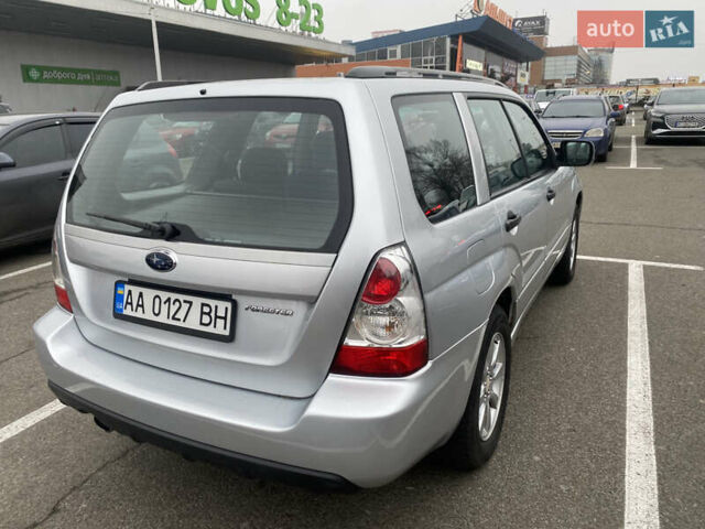 Серый Субару Форестер, объемом двигателя 2 л и пробегом 150 тыс. км за 6450 $, фото 4 на Automoto.ua