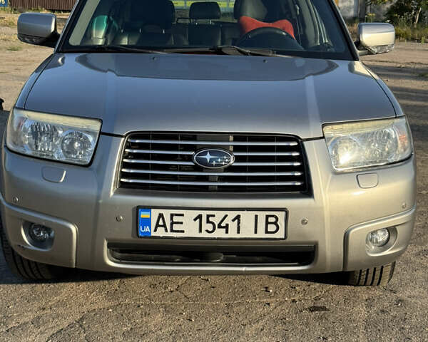 Серый Субару Форестер, объемом двигателя 2 л и пробегом 198 тыс. км за 6500 $, фото 1 на Automoto.ua