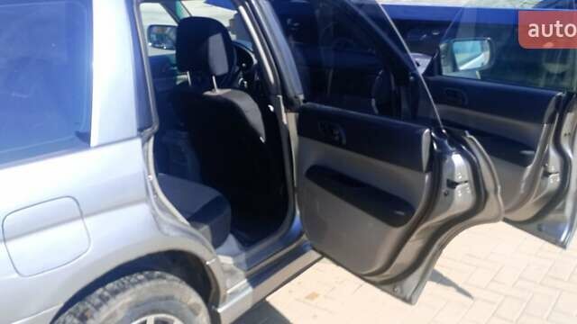 Серый Субару Форестер, объемом двигателя 1.99 л и пробегом 295 тыс. км за 5400 $, фото 1 на Automoto.ua