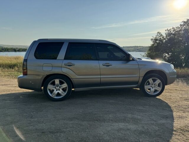 Серый Субару Форестер, объемом двигателя 2.5 л и пробегом 270 тыс. км за 8000 $, фото 2 на Automoto.ua