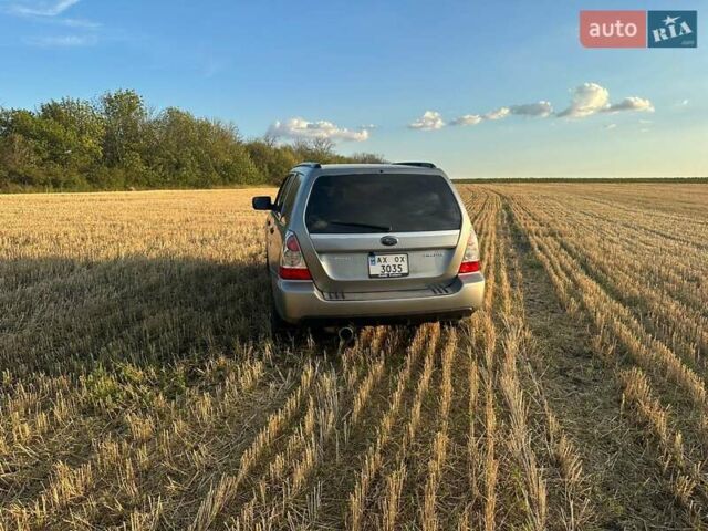 Серый Субару Форестер, объемом двигателя 2 л и пробегом 315 тыс. км за 5850 $, фото 2 на Automoto.ua