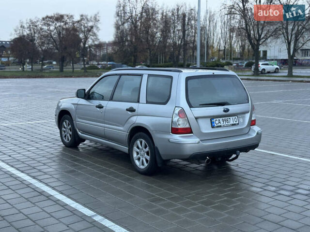 Серый Субару Форестер, объемом двигателя 2 л и пробегом 195 тыс. км за 6700 $, фото 2 на Automoto.ua