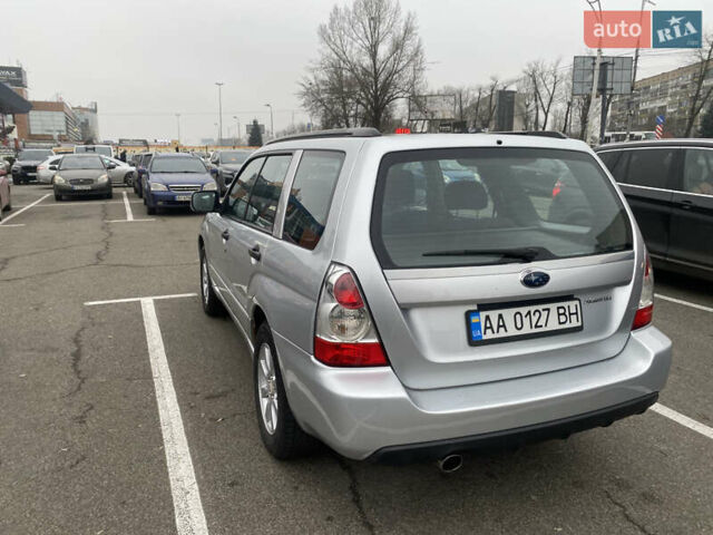 Серый Субару Форестер, объемом двигателя 2 л и пробегом 150 тыс. км за 6450 $, фото 5 на Automoto.ua