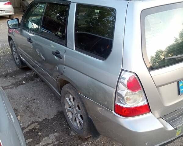 Сірий Субару Forester, об'ємом двигуна 1.99 л та пробігом 268 тис. км за 5000 $, фото 4 на Automoto.ua