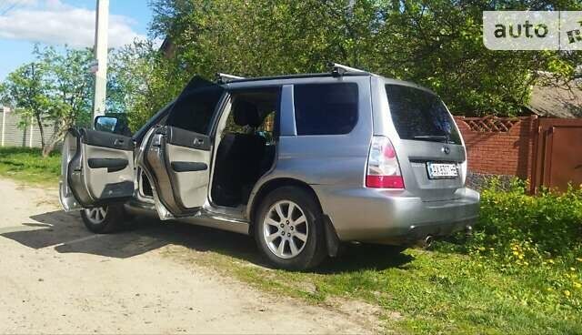 Сірий Субару Forester, об'ємом двигуна 2 л та пробігом 156 тис. км за 8200 $, фото 7 на Automoto.ua