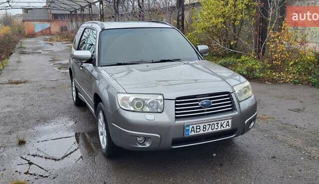 Серый Субару Форестер, объемом двигателя 1.99 л и пробегом 275 тыс. км за 6300 $, фото 2 на Automoto.ua