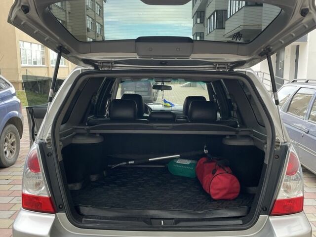 Серый Субару Форестер, объемом двигателя 2.5 л и пробегом 265 тыс. км за 6600 $, фото 7 на Automoto.ua