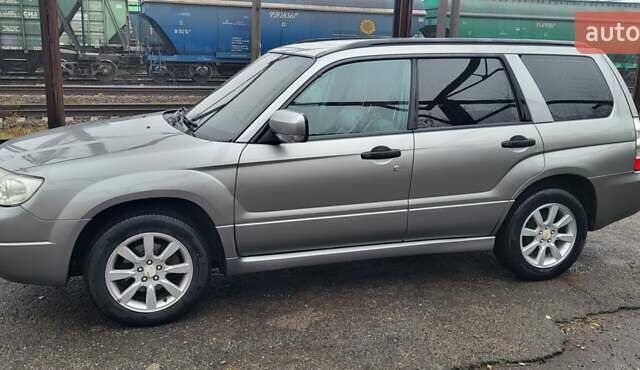 Серый Субару Форестер, объемом двигателя 1.99 л и пробегом 275 тыс. км за 6300 $, фото 1 на Automoto.ua