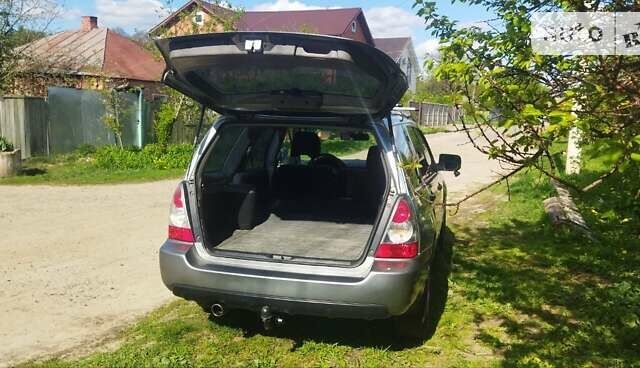 Сірий Субару Forester, об'ємом двигуна 2 л та пробігом 156 тис. км за 8200 $, фото 4 на Automoto.ua