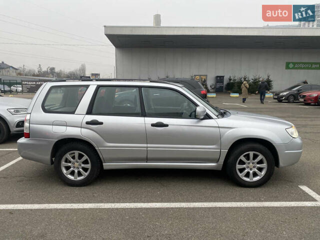 Серый Субару Форестер, объемом двигателя 2 л и пробегом 150 тыс. км за 6450 $, фото 2 на Automoto.ua