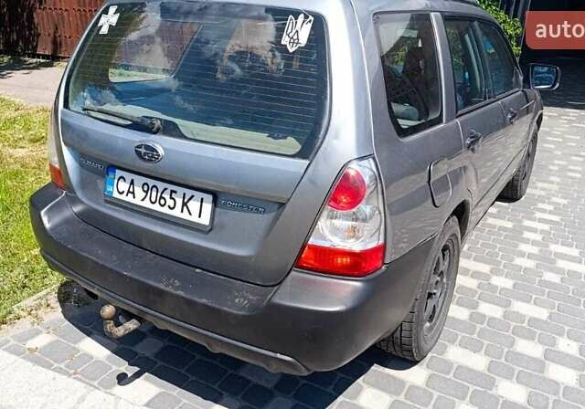 Сірий Субару Forester, об'ємом двигуна 2 л та пробігом 370 тис. км за 5300 $, фото 1 на Automoto.ua