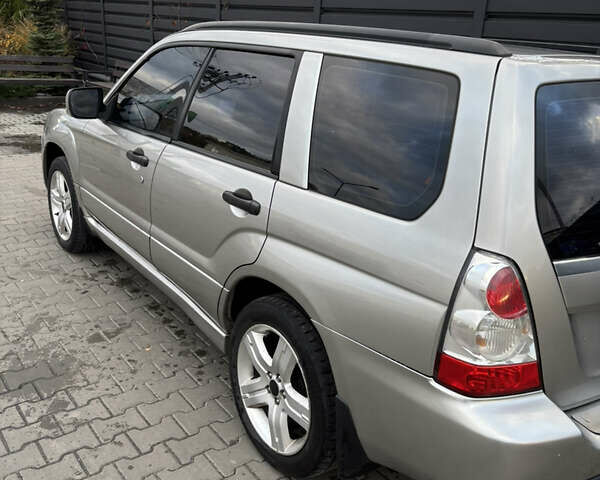 Серый Субару Форестер, объемом двигателя 2.46 л и пробегом 240 тыс. км за 7200 $, фото 3 на Automoto.ua