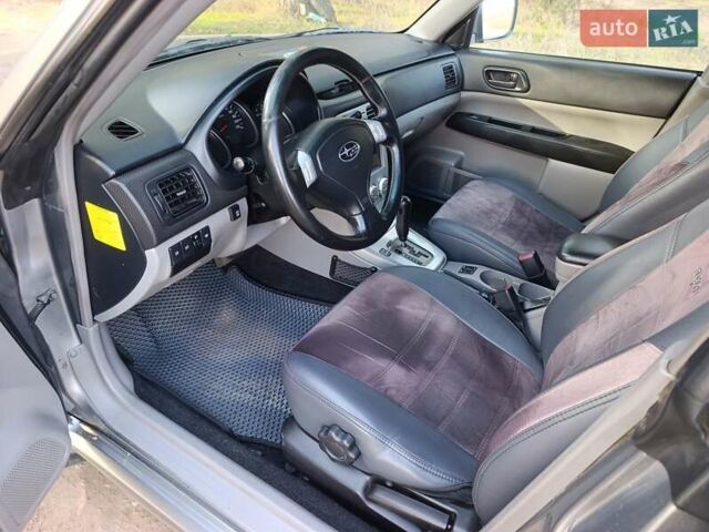 Серый Субару Форестер, объемом двигателя 1.99 л и пробегом 275 тыс. км за 6250 $, фото 17 на Automoto.ua