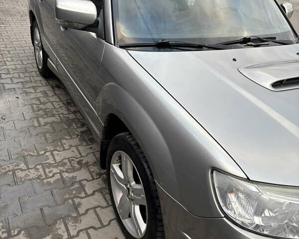 Серый Субару Форестер, объемом двигателя 2.46 л и пробегом 240 тыс. км за 7200 $, фото 2 на Automoto.ua