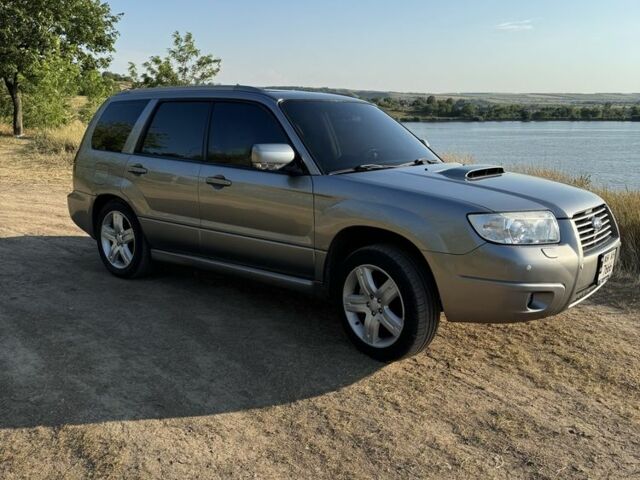 Серый Субару Форестер, объемом двигателя 2.5 л и пробегом 270 тыс. км за 8000 $, фото 6 на Automoto.ua