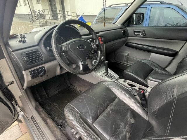 Серый Субару Форестер, объемом двигателя 2.5 л и пробегом 265 тыс. км за 6600 $, фото 3 на Automoto.ua