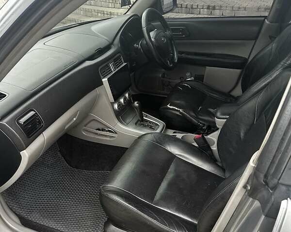 Серый Субару Форестер, объемом двигателя 2 л и пробегом 370 тыс. км за 4000 $, фото 6 на Automoto.ua