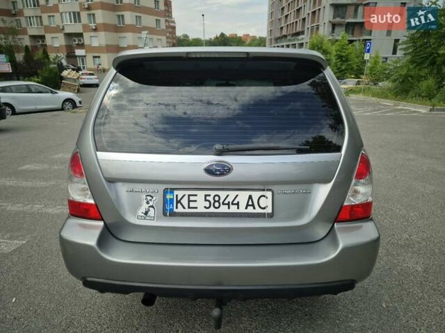Серый Субару Форестер, объемом двигателя 2 л и пробегом 314 тыс. км за 5500 $, фото 1 на Automoto.ua