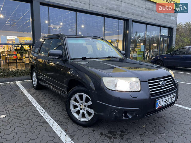 Серый Субару Форестер, объемом двигателя 2 л и пробегом 239 тыс. км за 5800 $, фото 2 на Automoto.ua