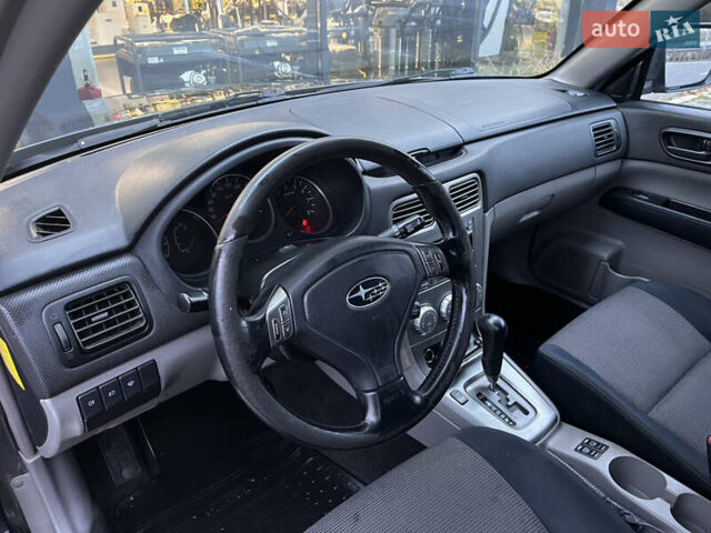 Серый Субару Форестер, объемом двигателя 2 л и пробегом 239 тыс. км за 5800 $, фото 13 на Automoto.ua