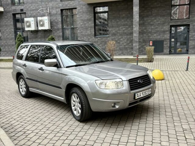 Серый Субару Форестер, объемом двигателя 2 л и пробегом 250 тыс. км за 6200 $, фото 8 на Automoto.ua