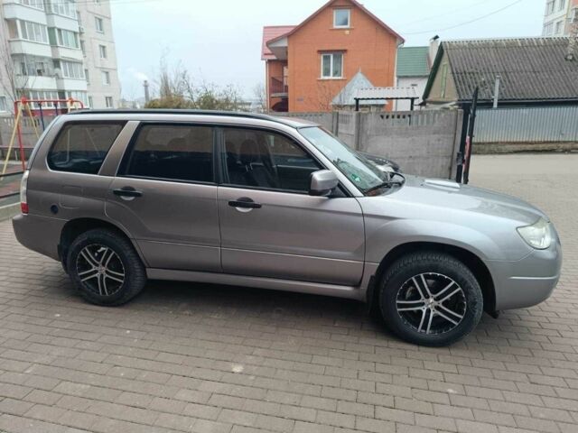 Серый Субару Форестер, объемом двигателя 2 л и пробегом 325 тыс. км за 5800 $, фото 2 на Automoto.ua