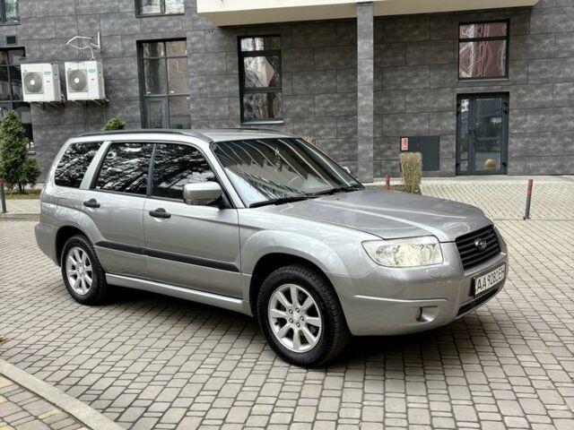 Серый Субару Форестер, объемом двигателя 2 л и пробегом 250 тыс. км за 6200 $, фото 2 на Automoto.ua