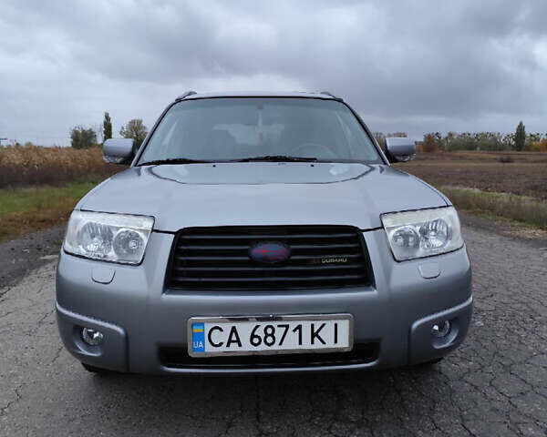 Серый Субару Форестер, объемом двигателя 2 л и пробегом 280 тыс. км за 7500 $, фото 6 на Automoto.ua