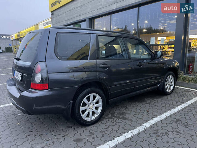 Серый Субару Форестер, объемом двигателя 2 л и пробегом 239 тыс. км за 5800 $, фото 4 на Automoto.ua