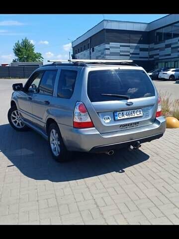 Серый Субару Форестер, объемом двигателя 2 л и пробегом 275 тыс. км за 6200 $, фото 5 на Automoto.ua