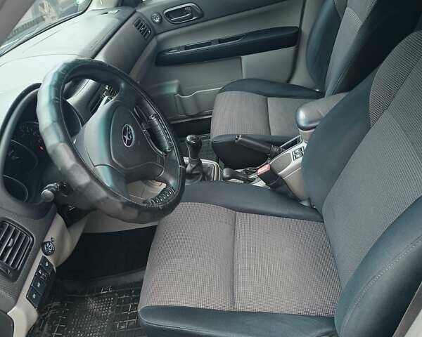 Серый Субару Форестер, объемом двигателя 2 л и пробегом 325 тыс. км за 5800 $, фото 10 на Automoto.ua