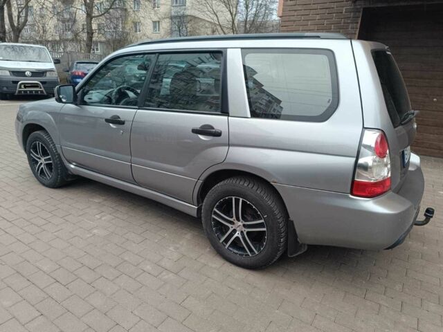 Серый Субару Форестер, объемом двигателя 2 л и пробегом 325 тыс. км за 5800 $, фото 3 на Automoto.ua