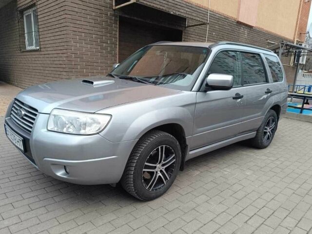 Серый Субару Форестер, объемом двигателя 2 л и пробегом 325 тыс. км за 5800 $, фото 1 на Automoto.ua