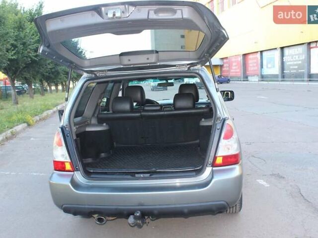 Серый Субару Форестер, объемом двигателя 2 л и пробегом 275 тыс. км за 6200 $, фото 9 на Automoto.ua
