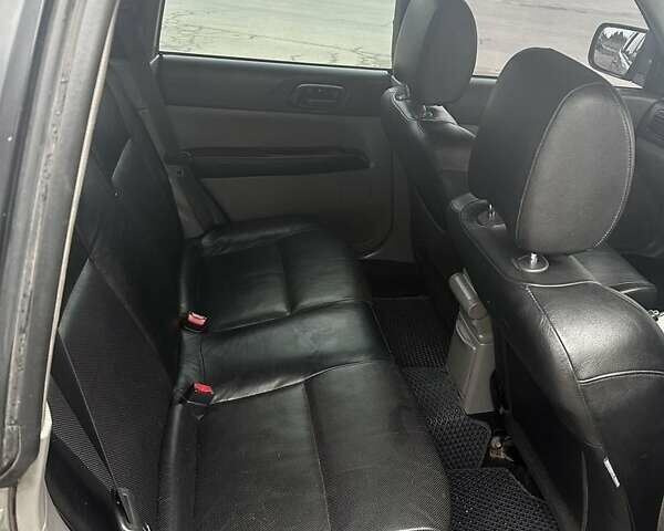 Серый Субару Форестер, объемом двигателя 2 л и пробегом 370 тыс. км за 4000 $, фото 9 на Automoto.ua