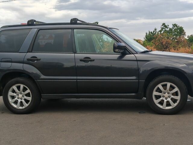 Серый Субару Форестер, объемом двигателя 2 л и пробегом 281 тыс. км за 8299 $, фото 5 на Automoto.ua