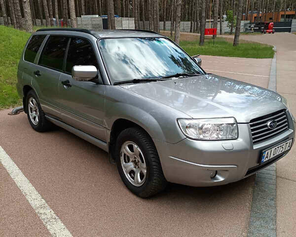 Сірий Субару Forester, об'ємом двигуна 2 л та пробігом 260 тис. км за 7700 $, фото 1 на Automoto.ua