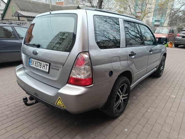 Серый Субару Форестер, объемом двигателя 2 л и пробегом 325 тыс. км за 5800 $, фото 4 на Automoto.ua