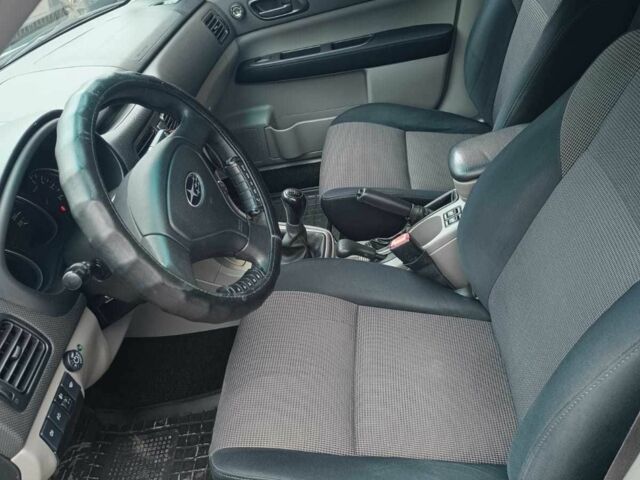 Серый Субару Форестер, объемом двигателя 2 л и пробегом 325 тыс. км за 5800 $, фото 9 на Automoto.ua