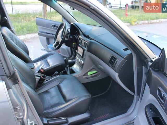 Серый Субару Форестер, объемом двигателя 2 л и пробегом 275 тыс. км за 6200 $, фото 13 на Automoto.ua