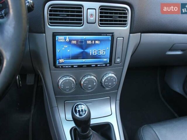 Серый Субару Форестер, объемом двигателя 2 л и пробегом 275 тыс. км за 6200 $, фото 3 на Automoto.ua