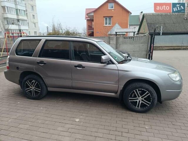 Серый Субару Форестер, объемом двигателя 2 л и пробегом 325 тыс. км за 5800 $, фото 2 на Automoto.ua