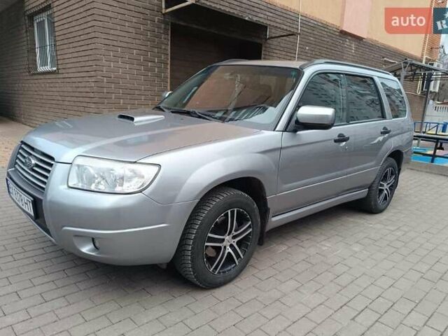 Серый Субару Форестер, объемом двигателя 2 л и пробегом 325 тыс. км за 5800 $, фото 1 на Automoto.ua