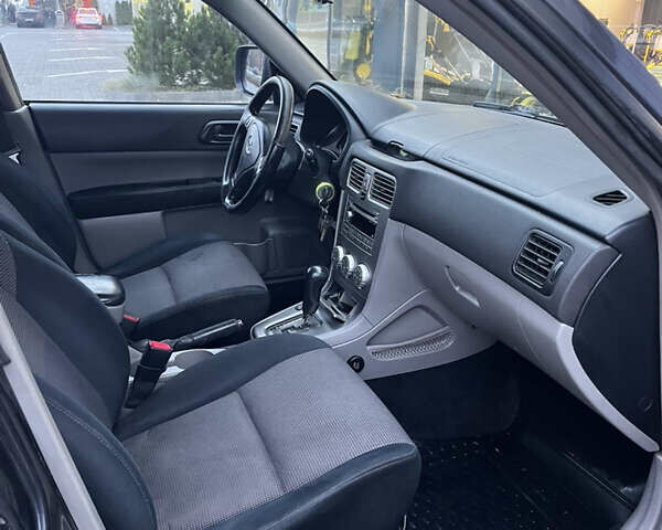 Серый Субару Форестер, объемом двигателя 2 л и пробегом 239 тыс. км за 5800 $, фото 9 на Automoto.ua