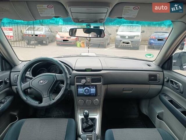 Серый Субару Форестер, объемом двигателя 2 л и пробегом 325 тыс. км за 5800 $, фото 4 на Automoto.ua