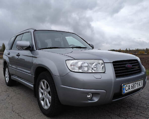 Серый Субару Форестер, объемом двигателя 2 л и пробегом 280 тыс. км за 7500 $, фото 5 на Automoto.ua