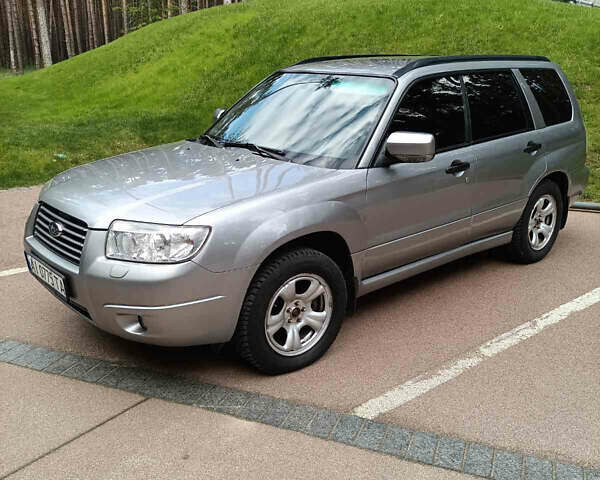 Сірий Субару Forester, об'ємом двигуна 2 л та пробігом 260 тис. км за 7700 $, фото 2 на Automoto.ua