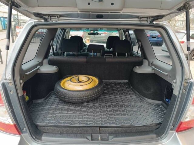 Серый Субару Форестер, объемом двигателя 2 л и пробегом 325 тыс. км за 5800 $, фото 11 на Automoto.ua