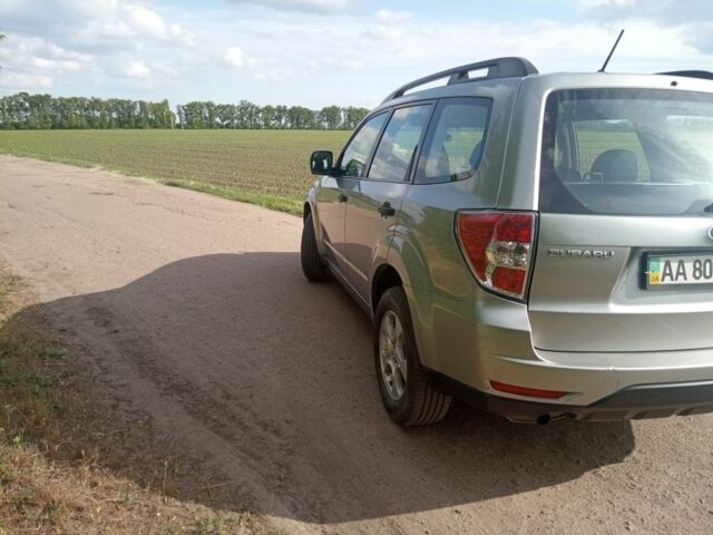 Сірий Субару Forester, об'ємом двигуна 2 л та пробігом 305 тис. км за 8000 $, фото 4 на Automoto.ua