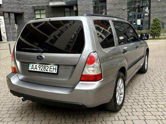 Серый Субару Форестер, объемом двигателя 2 л и пробегом 250 тыс. км за 6200 $, фото 4 на Automoto.ua